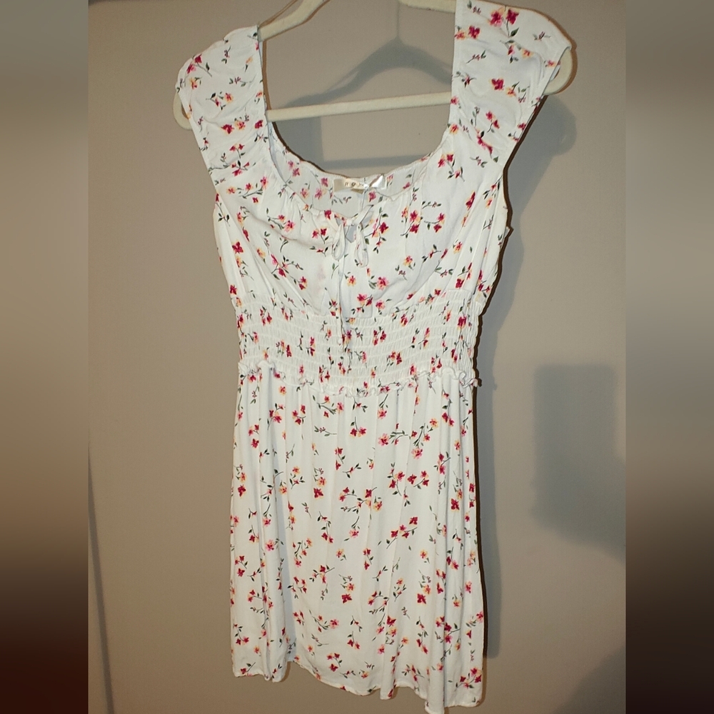 Nordstrom Row A white floral midi dress size M
